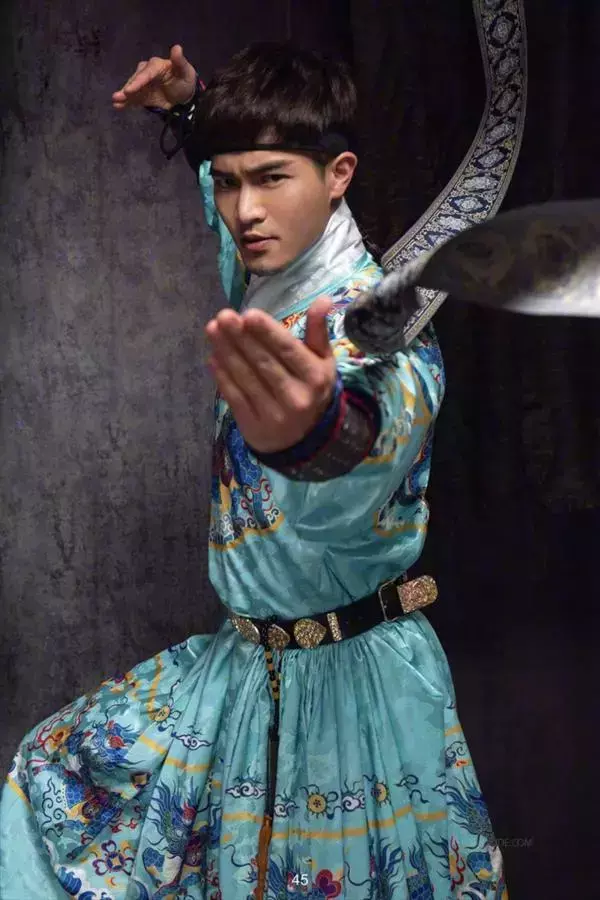 DaoXQ.KinG | HOÀNG THƯỢNG VÀ TÔI