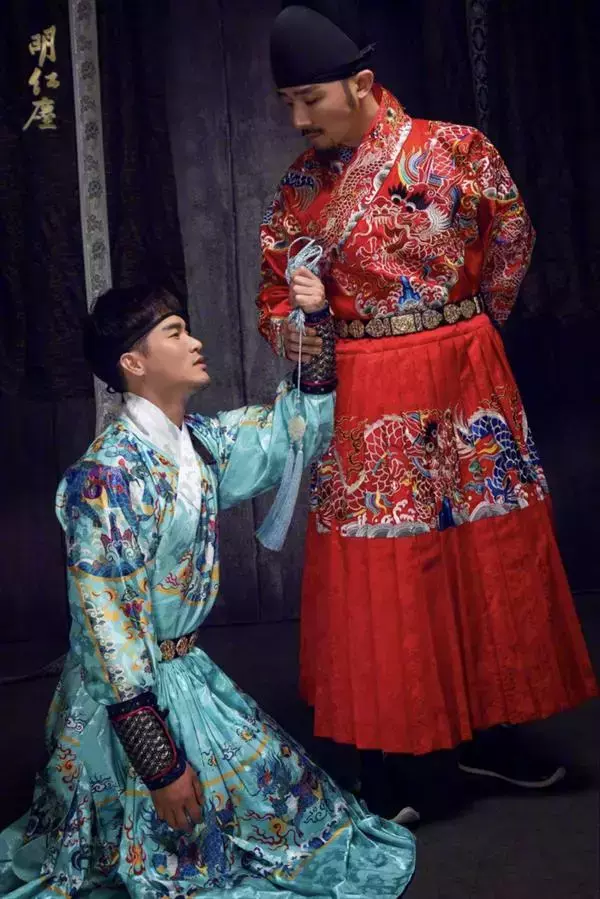 DaoXQ.KinG | HOÀNG THƯỢNG VÀ TÔI