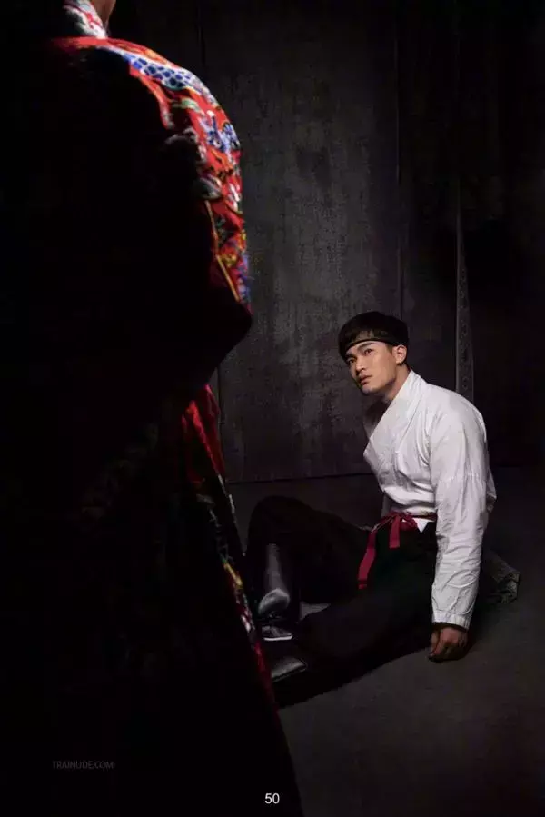 DaoXQ.KinG | HOÀNG THƯỢNG VÀ TÔI