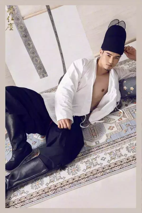 DaoXQ.KinG | HOÀNG THƯỢNG VÀ TÔI