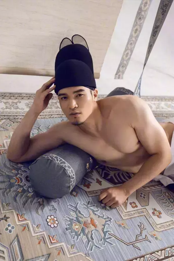 DaoXQ.KinG | HOÀNG THƯỢNG VÀ TÔI