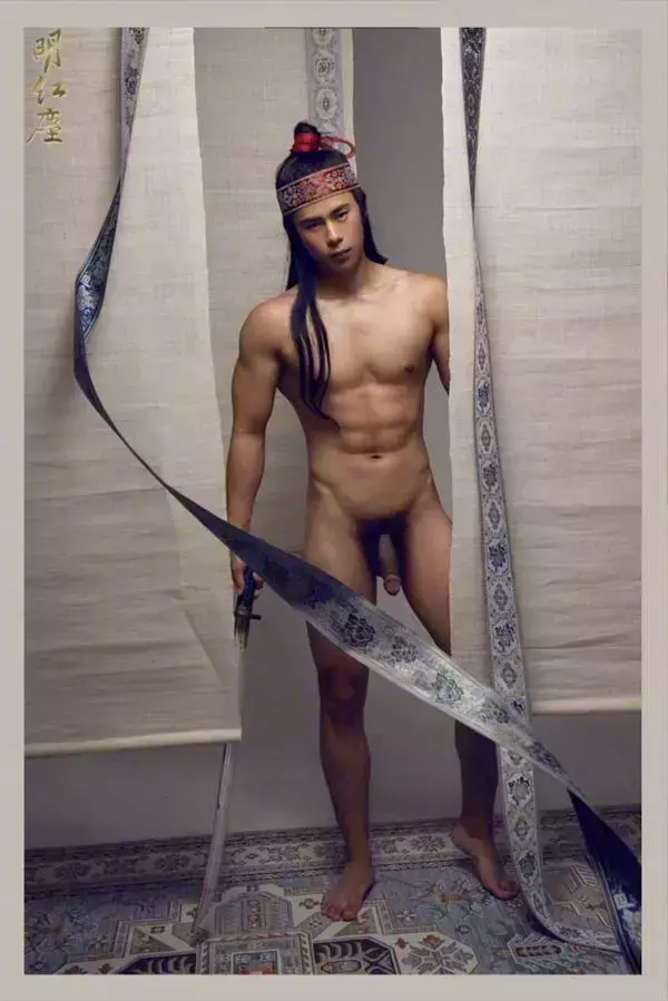 DaoXQ.KinG | HOÀNG THƯỢNG VÀ TÔI