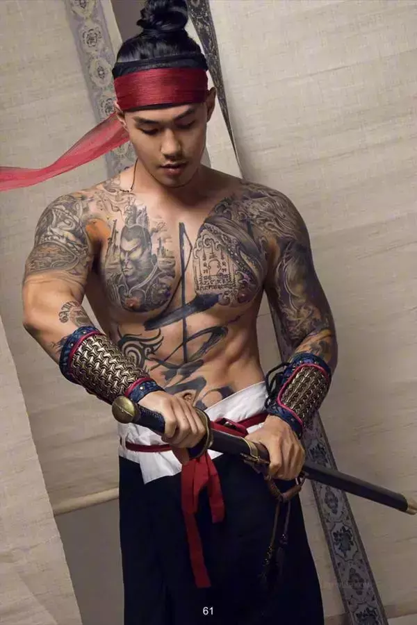 DaoXQ.KinG | HOÀNG THƯỢNG VÀ TÔI