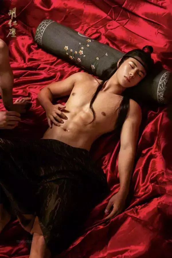 DaoXQ.KinG | HOÀNG THƯỢNG VÀ TÔI