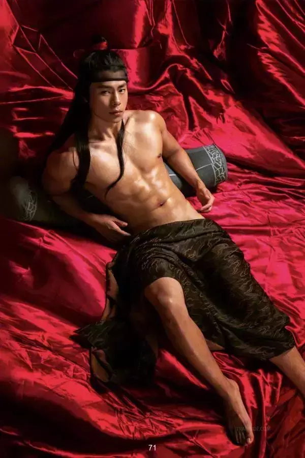 DaoXQ.KinG | HOÀNG THƯỢNG VÀ TÔI
