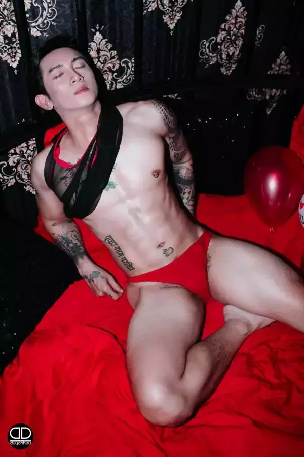 Duy Anh Vu photography – Love Jail Full Cock Sex