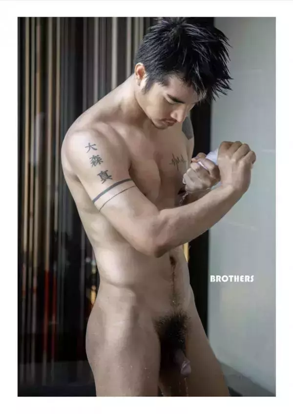 Brothers Vol.33 | Parn