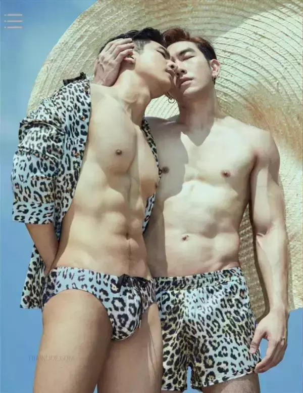AWESOME MEN 8 | Bromance Gun &amp; Cartoon [ Ebook + Video ]