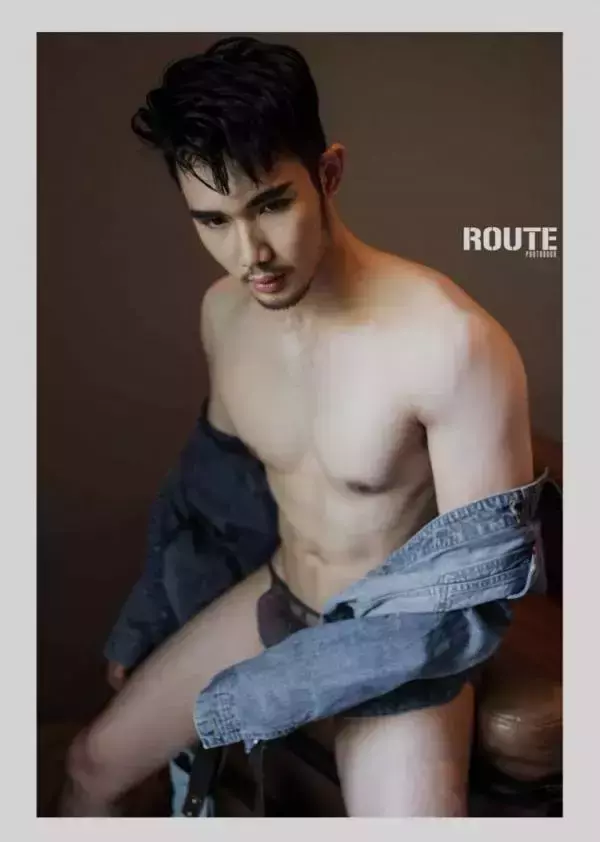 Route Photobook No.04 version nude [Ebook]