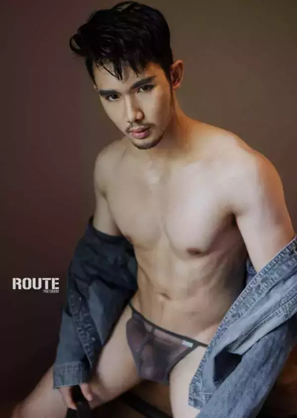 Route Photobook No.04 version nude [Ebook]