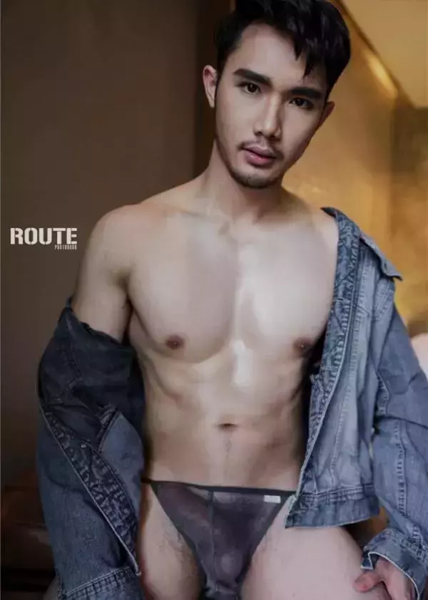 Route Photobook No.04 version nude [Ebook]