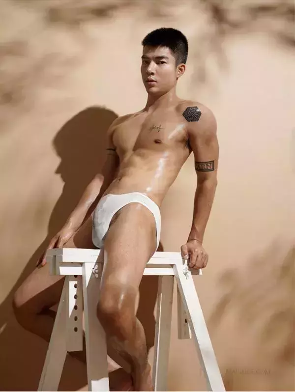B Photobook 01 [ Ebook + Video ]
