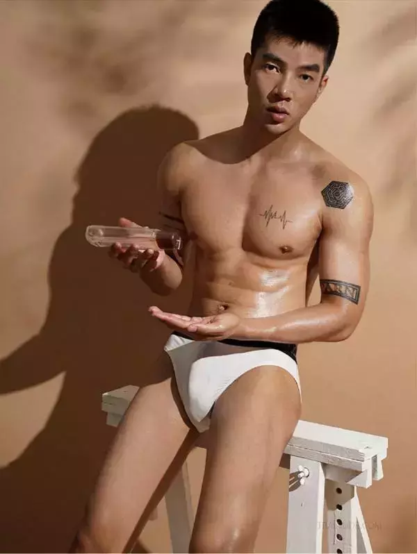 B Photobook 01 [ Ebook + Video ]