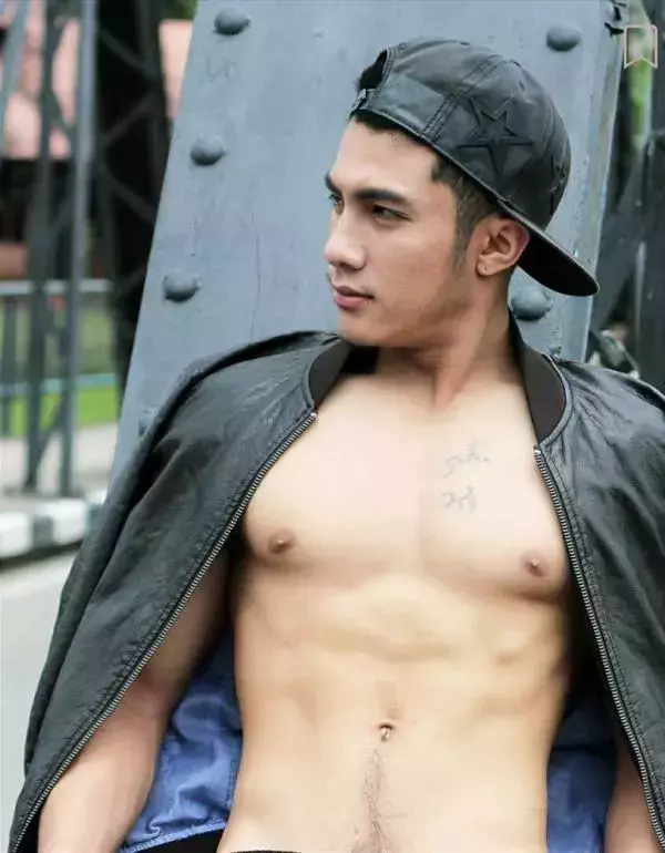 BOYZ 01 | Theerat Oua [ Ebook+Video ]