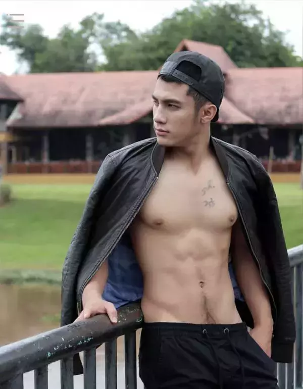 BOYZ 01 | Theerat Oua [ Ebook+Video ]