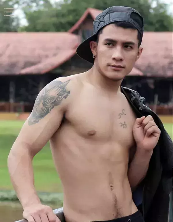 BOYZ 01 | Theerat Oua [ Ebook+Video ]