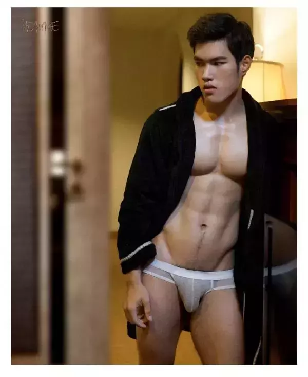 HOMME 07