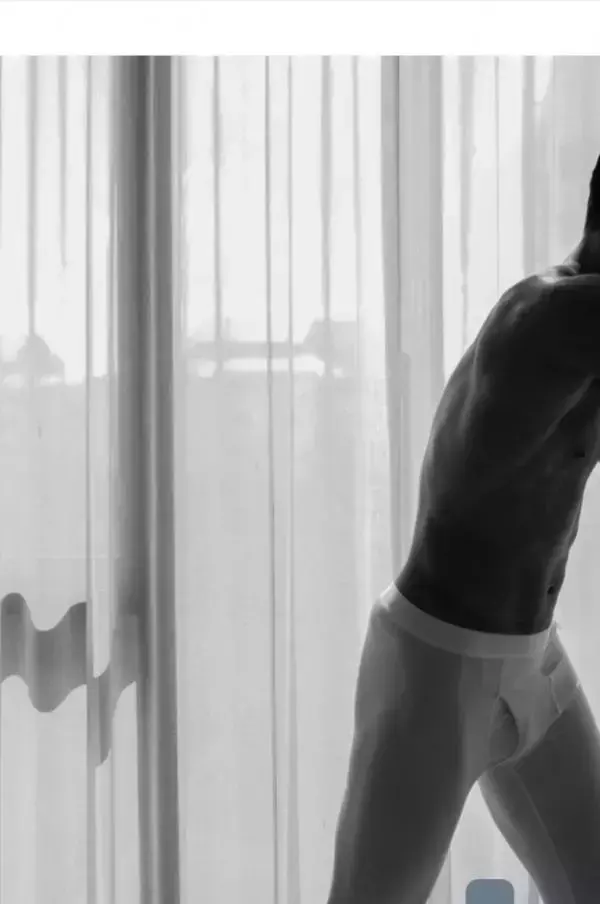 Hunger Homme 06 | Tick Saksit