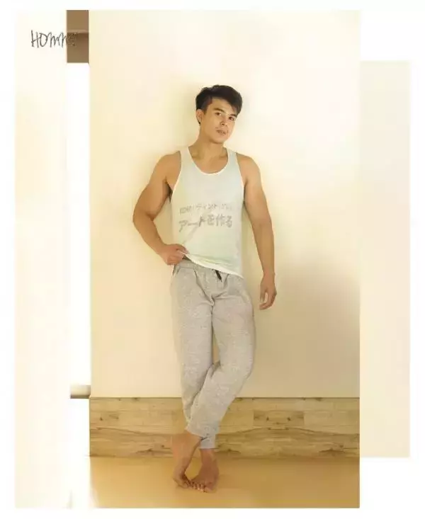 HOMME 08