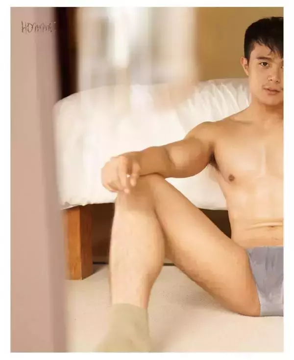 HOMME 08