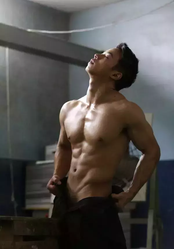 NAGUY 5 BABE 最巨男模