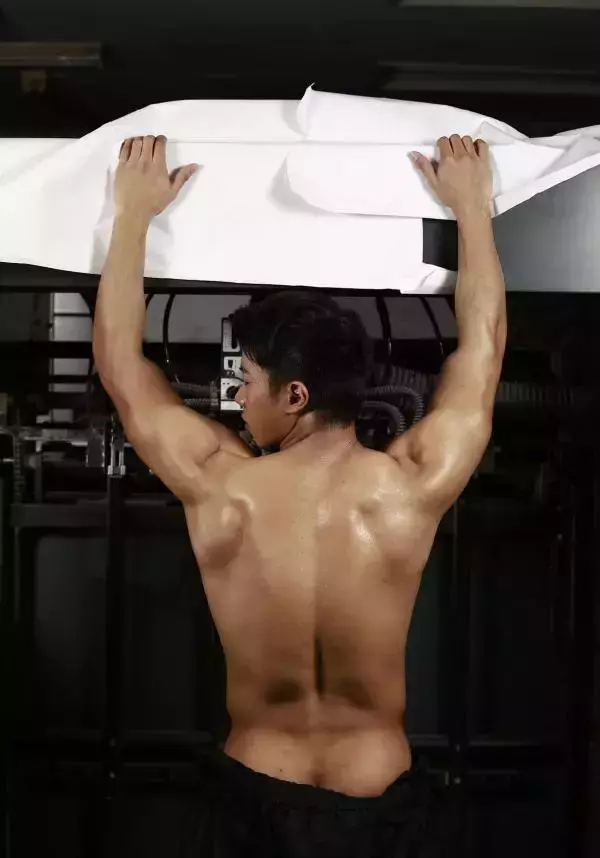 NAGUY 5 BABE 最巨男模