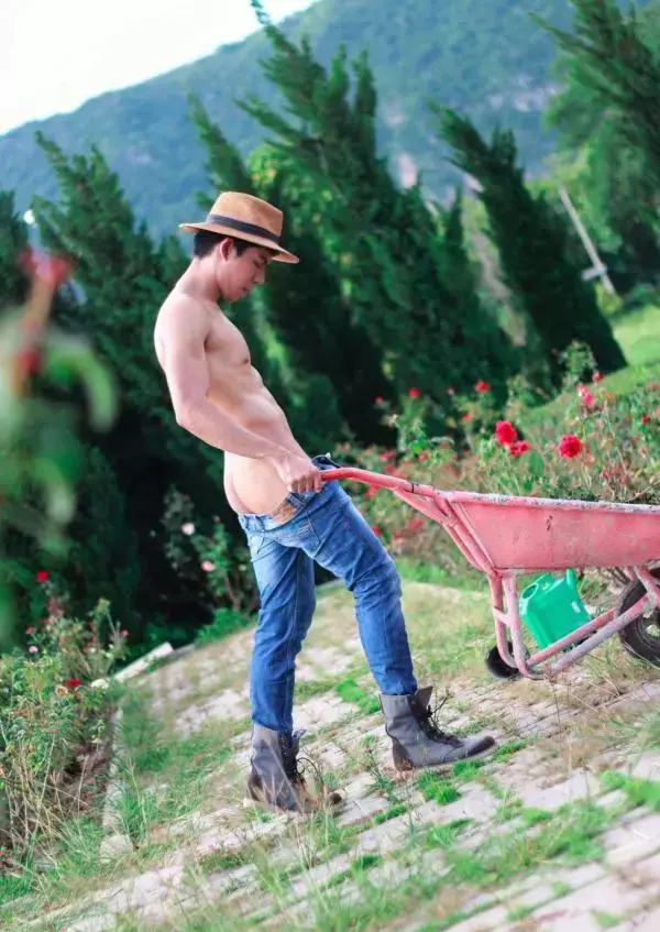 Menluscious Issue 02 - Fame Krittapat