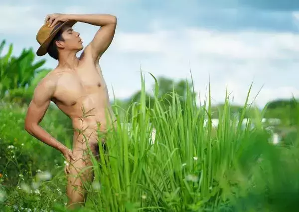 Menluscious Issue 02 - Fame Krittapat