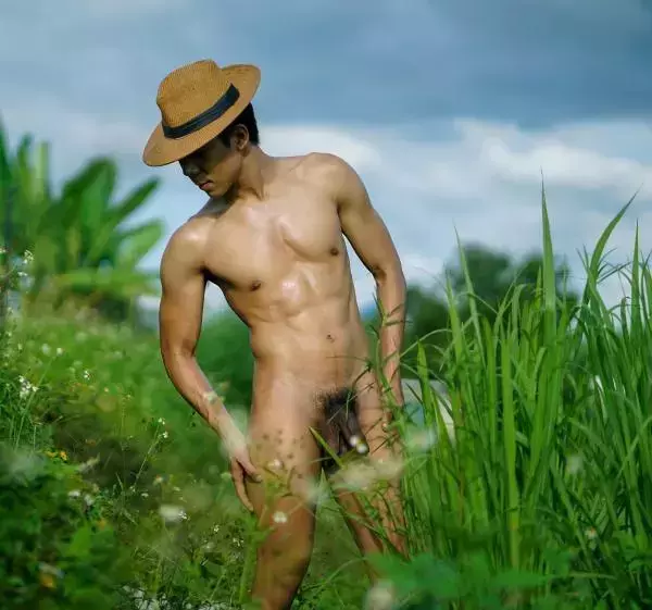 Menluscious Issue 02 - Fame Krittapat