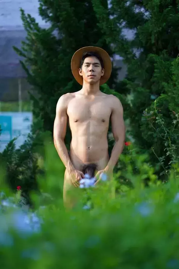 Menluscious Issue 02 - Fame Krittapat