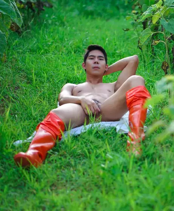 Menluscious Issue 02 - Fame Krittapat