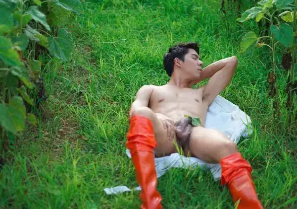 Menluscious Issue 02 - Fame Krittapat