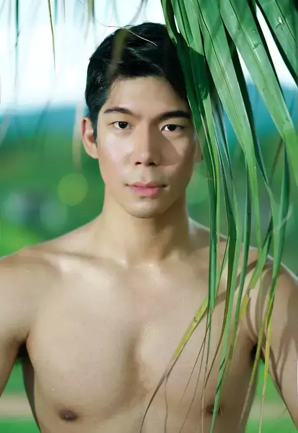 Menluscious Issue 02 - Fame Krittapat
