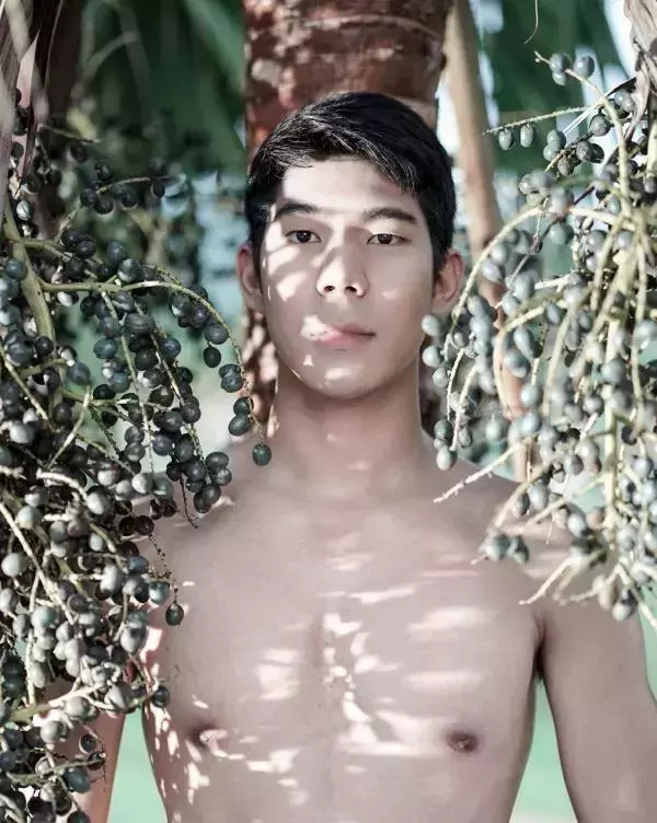 Menluscious Issue 02 - Fame Krittapat