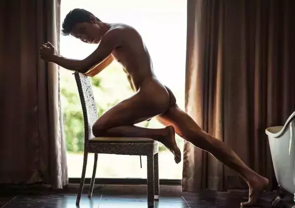 Menluscious Issue 02 - Fame Krittapat