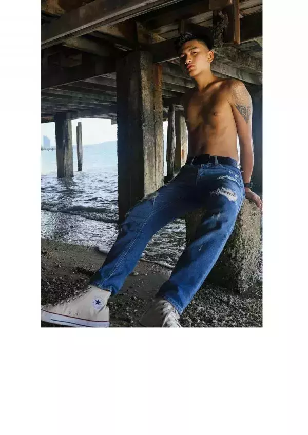 DUDEK ISSUE 01 - A DAY FOR A PATTAYA BOY