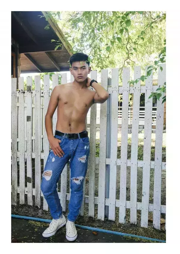 DUDEK ISSUE 01 - A DAY FOR A PATTAYA BOY