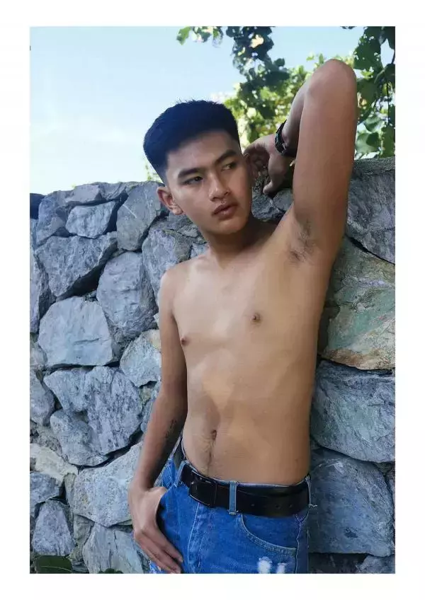 DUDEK ISSUE 01 - A DAY FOR A PATTAYA BOY