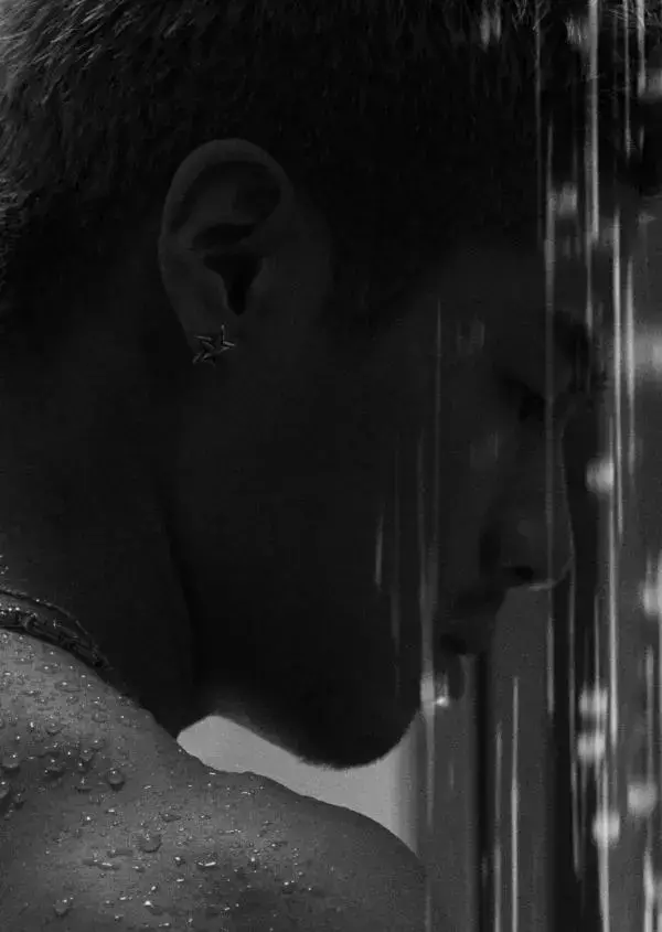 HOMME 04
