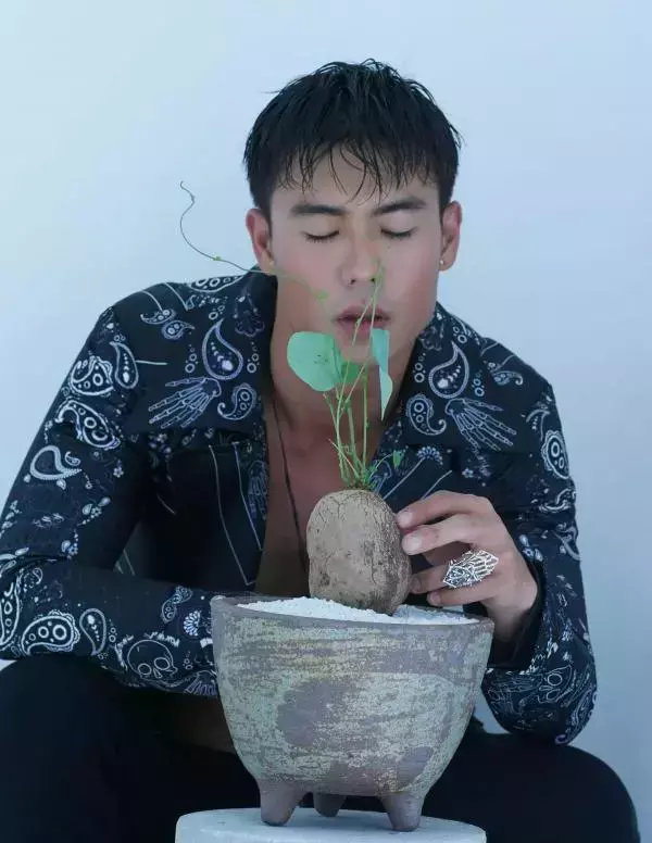 RareRoot  Issue 02 - Pee