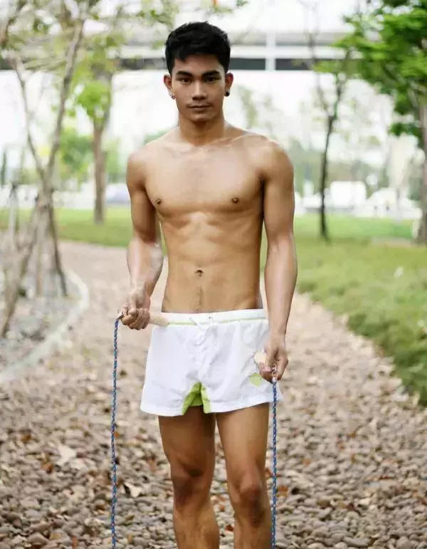 MAN OMG 5 – Korn Naughty Boy