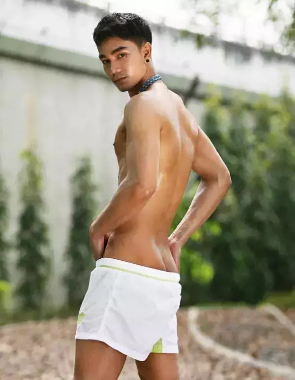 MAN OMG 5 – Korn Naughty Boy