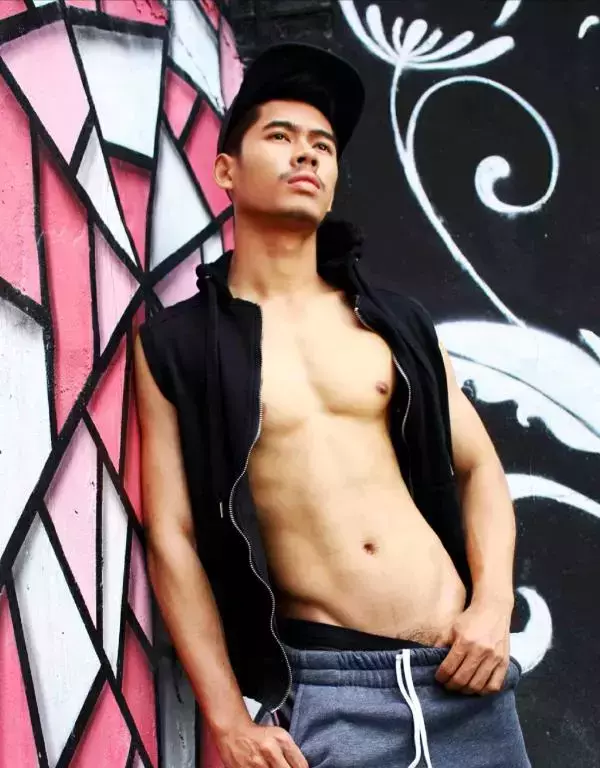 MAN OMG 2 – Ron Apichat