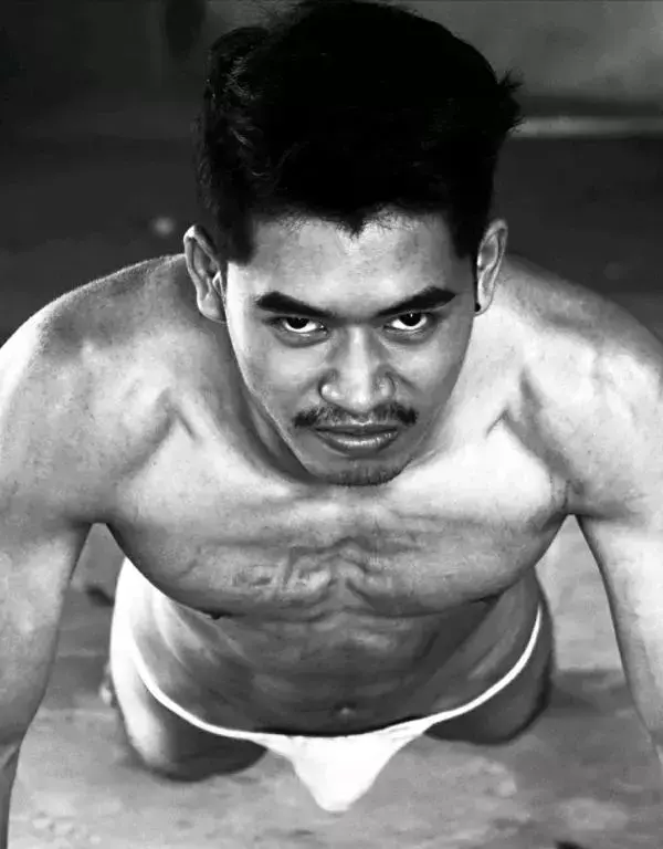MAN OMG 2 – Ron Apichat