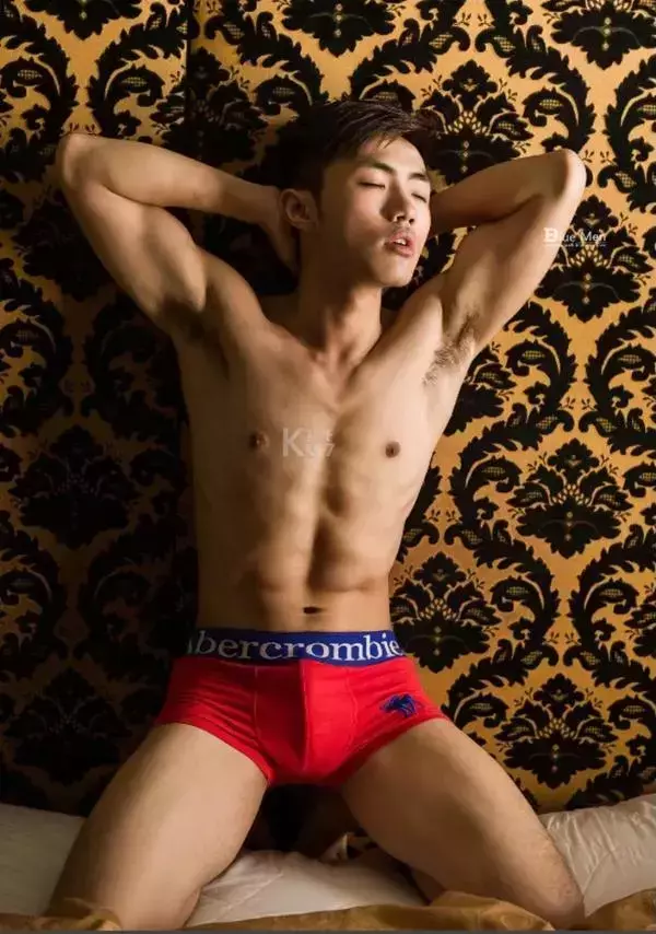 Whoseman 8 花漾文青男孩 許禾