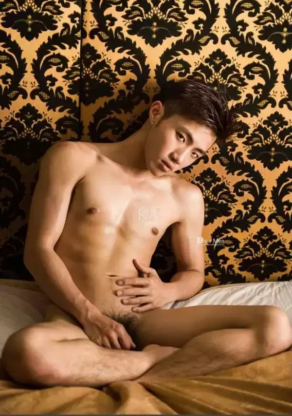 Whoseman 8 花漾文青男孩 許禾