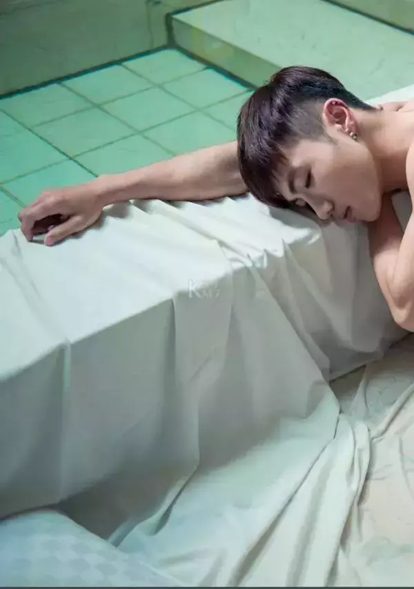 Whoseman 8 花漾文青男孩 許禾