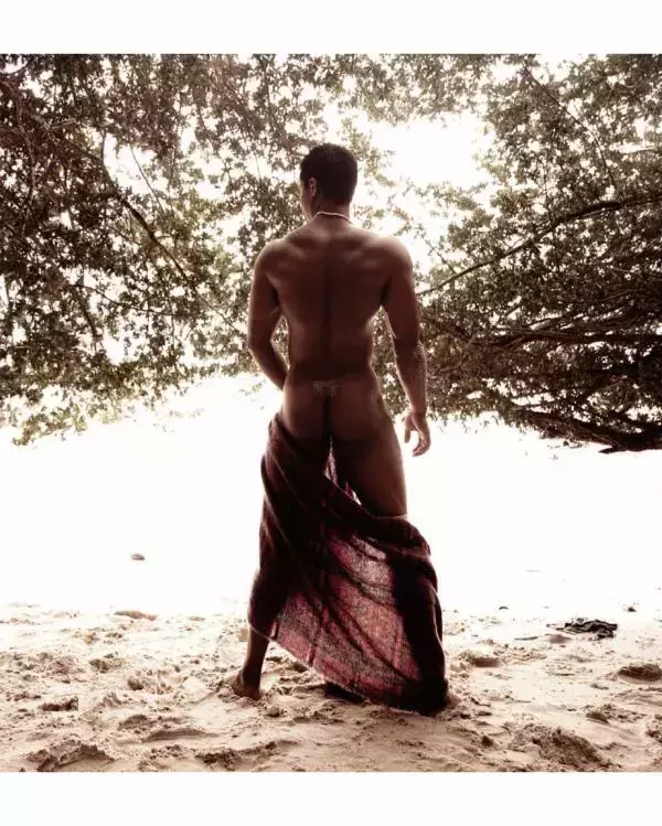 Homme 6 精壯美男魚