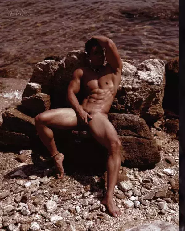 Homme 6 精壯美男魚