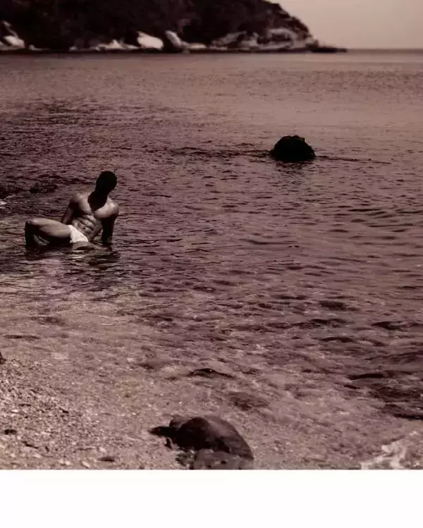 Homme 6 精壯美男魚